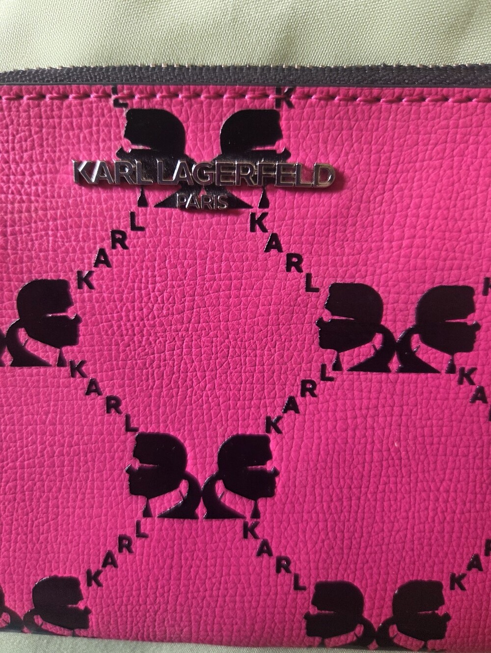 NEW Karl Lagerfeld Hot Pink Wristlet with Black Logo Pattern - Picture 6 of 7